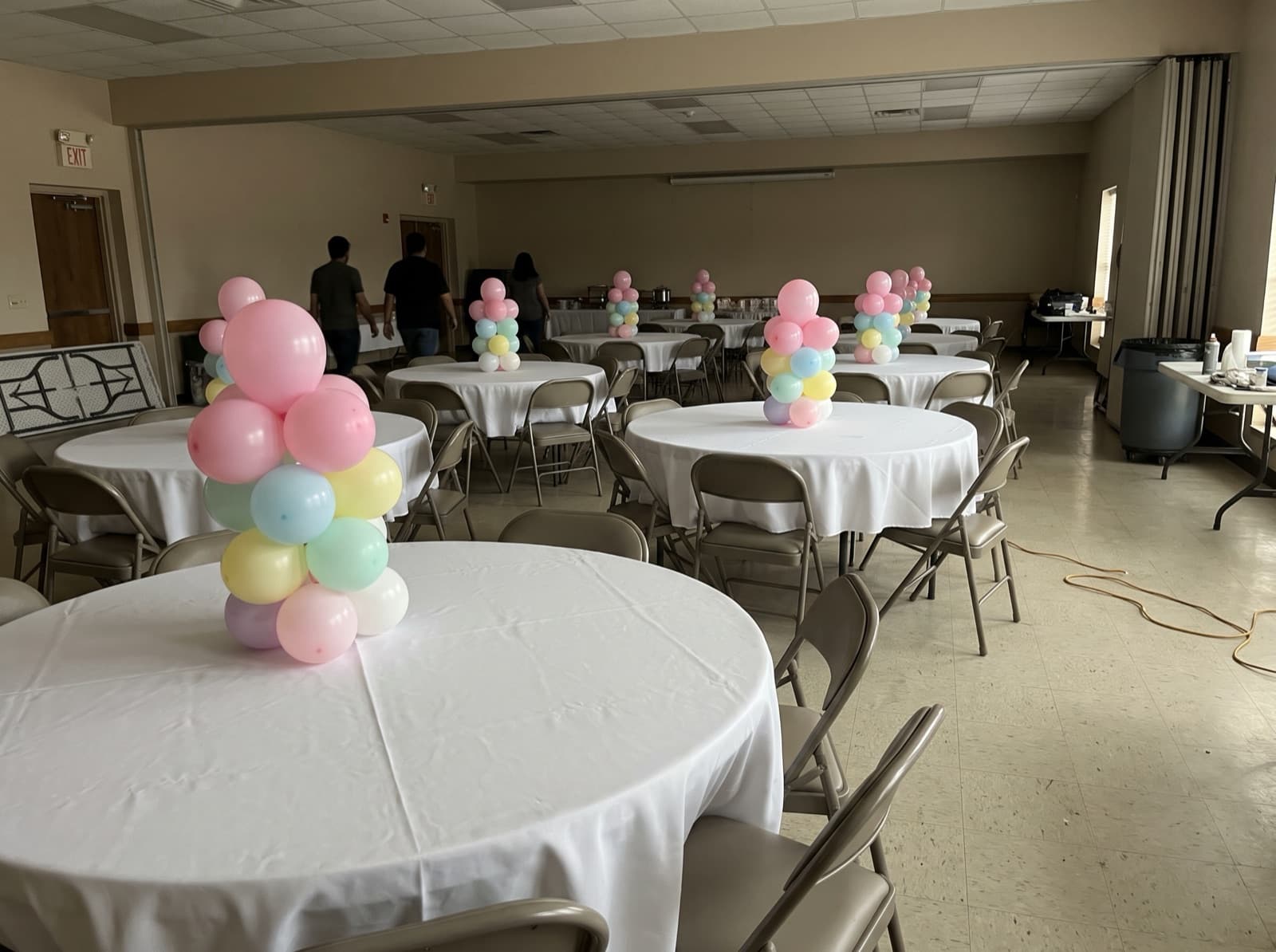 Mini tabletop balloon columns as banquet centerpieces